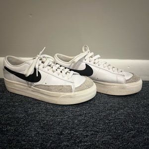 Nike Blazer Low Platform